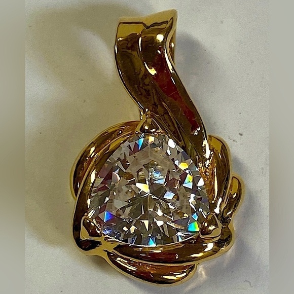 Jewelry - .925 GOLD PENDANT WITH BIG AND SPARKLY CZ. LIKE NEW.